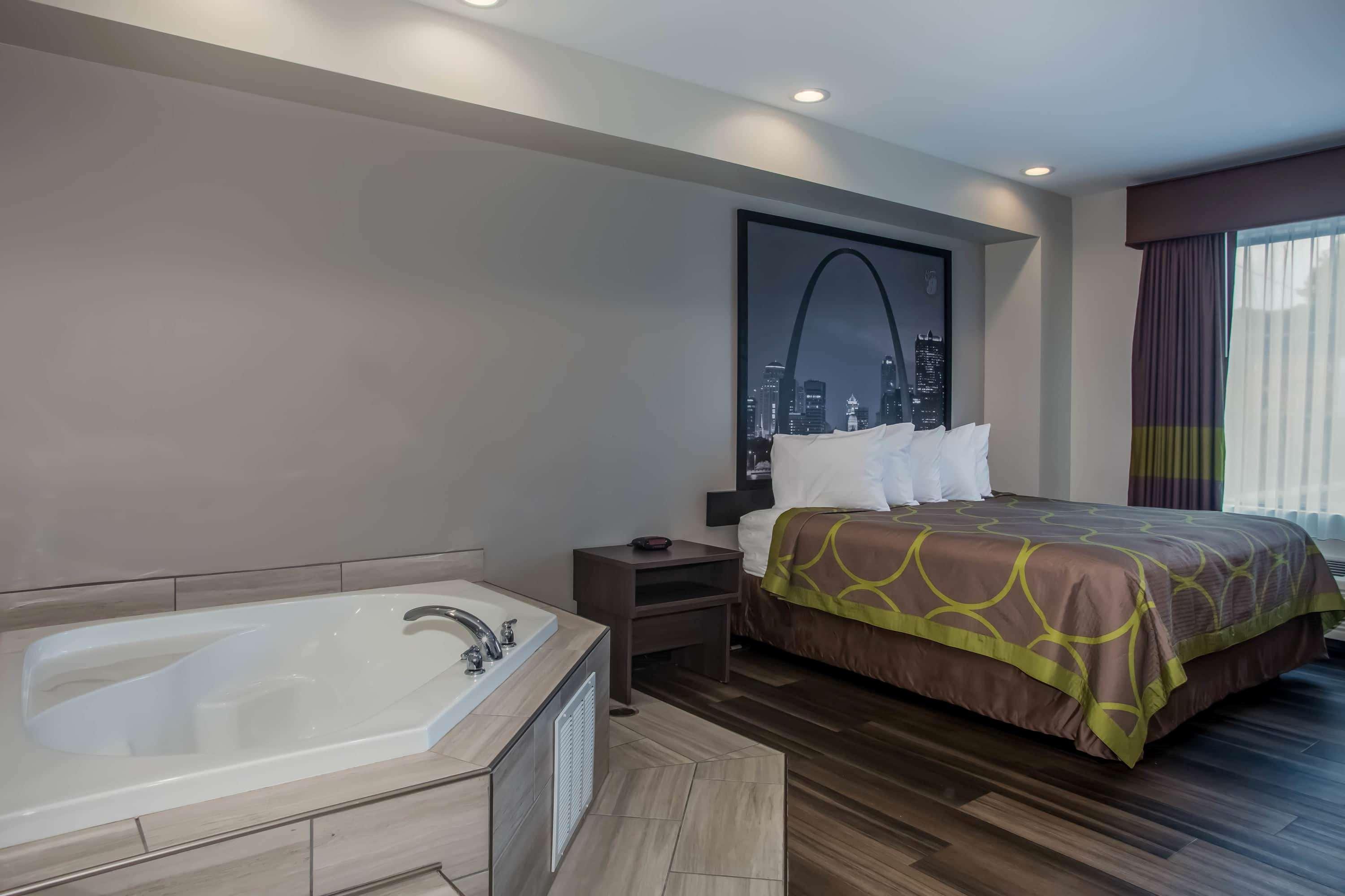 Super 8 By Wyndham North