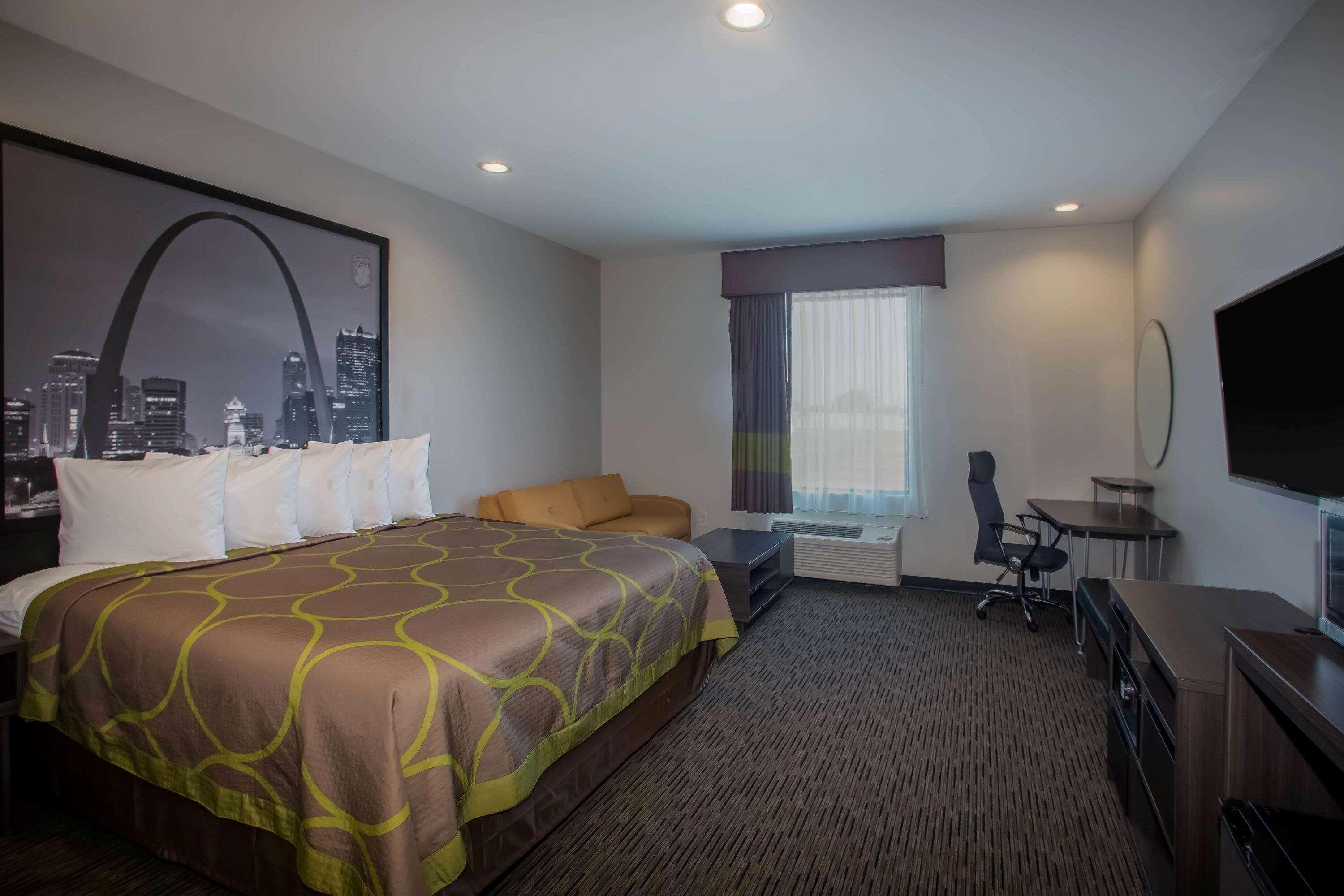 Super 8 By Wyndham North Saint Louis