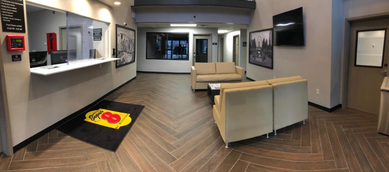 Super 8 By Wyndham North