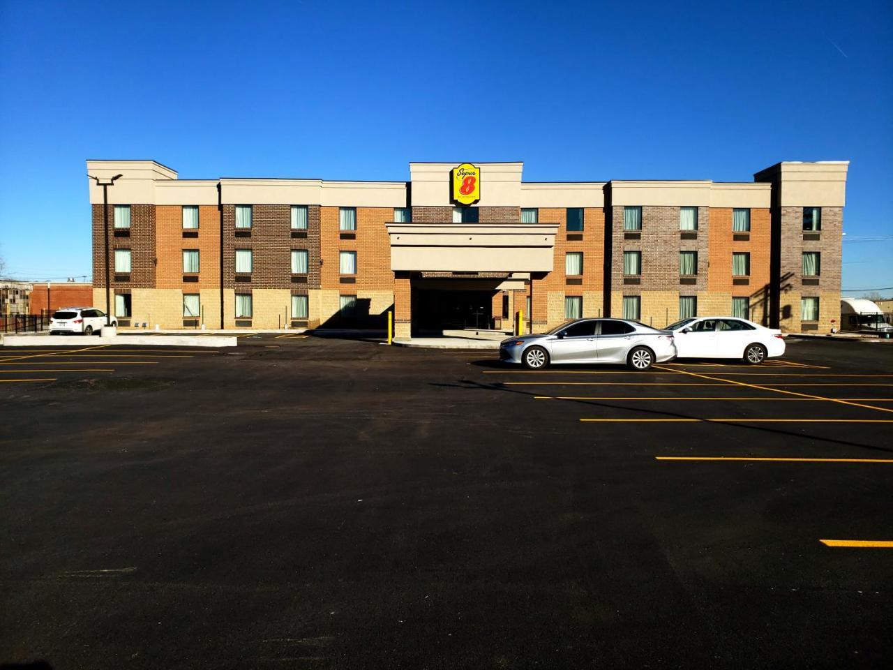 Super 8 By Wyndham North Hotel 2*