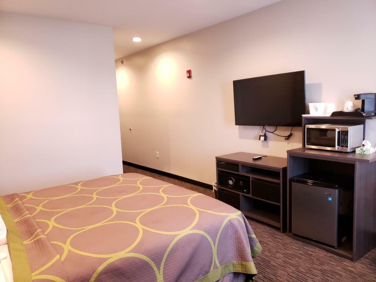 Super 8 By Wyndham North Hotel 2*